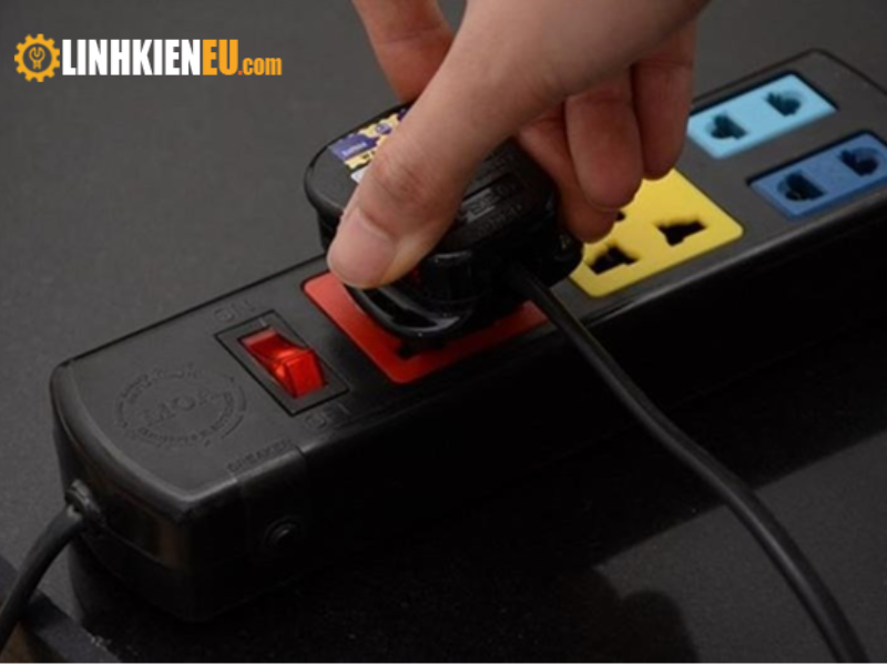 sửa bếp từ không điều khiển được