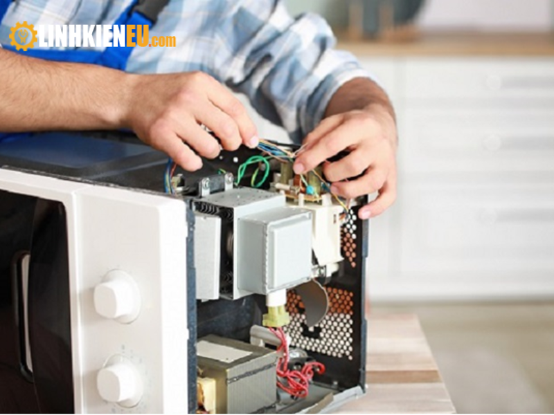 Đĩa lò vi sóng không quay - Nguyên nhân, cách khắc phục và lời khuyên hữu ích